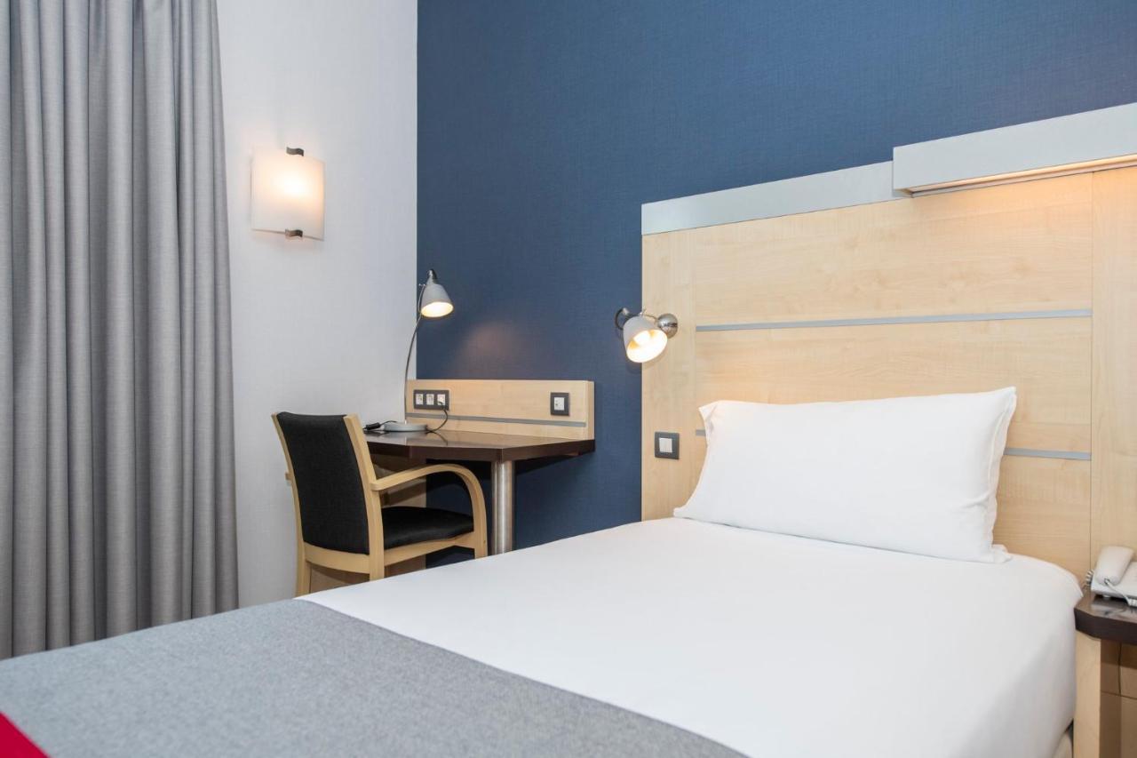 Holiday Inn Express Barcelona - Montmelo By Ihg Granollers Exteriér fotografie