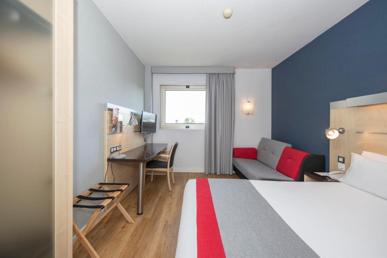Holiday Inn Express Barcelona - Montmelo By Ihg Granollers Exteriér fotografie